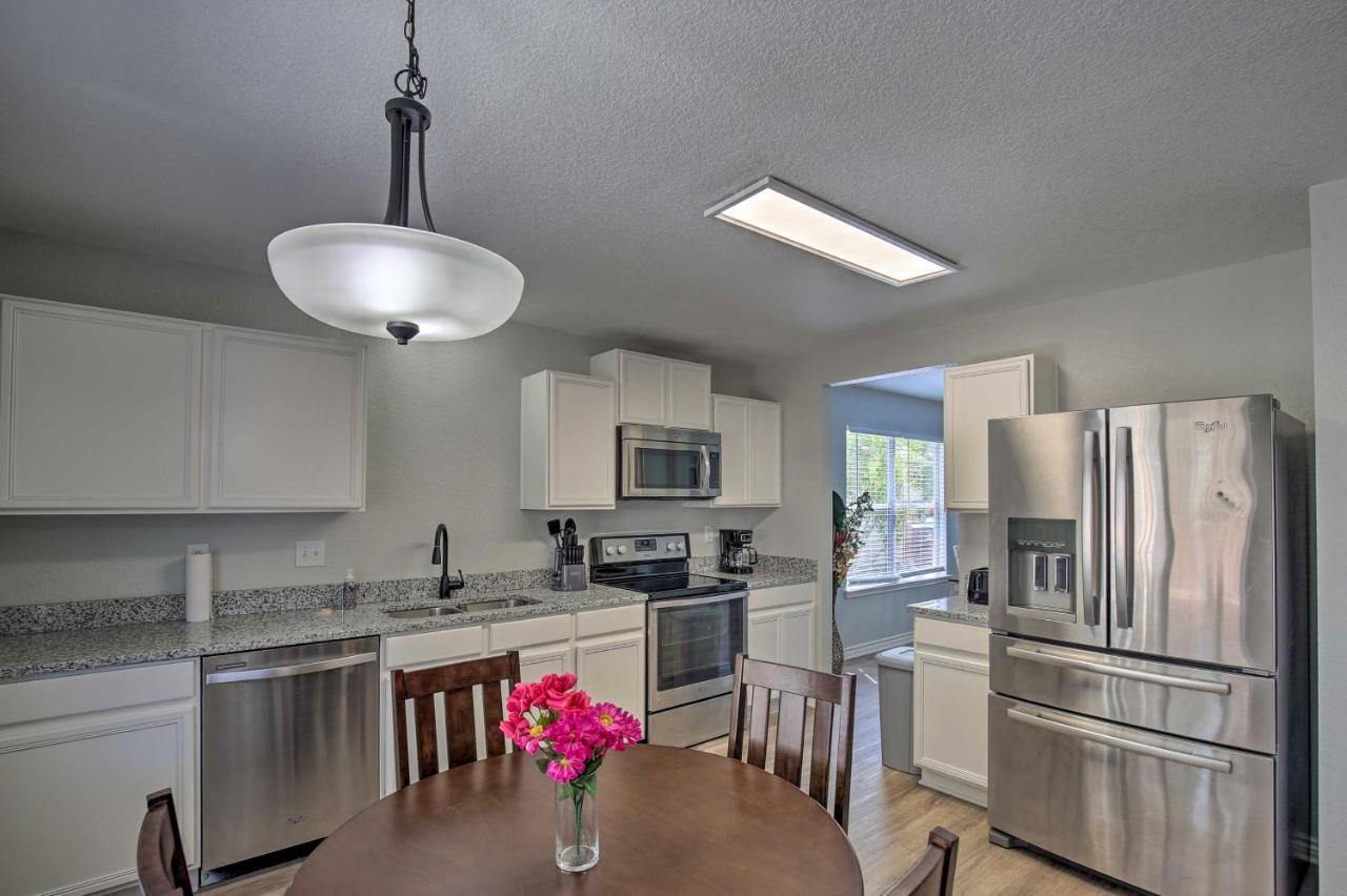 Spacious San Antonio Home About 9 Miles To Usta! Exterior photo